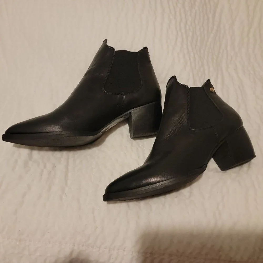 Topshop Womens Black Leather Pointed Toe Ankle Chelsea Boots Size US 10 Eur 42